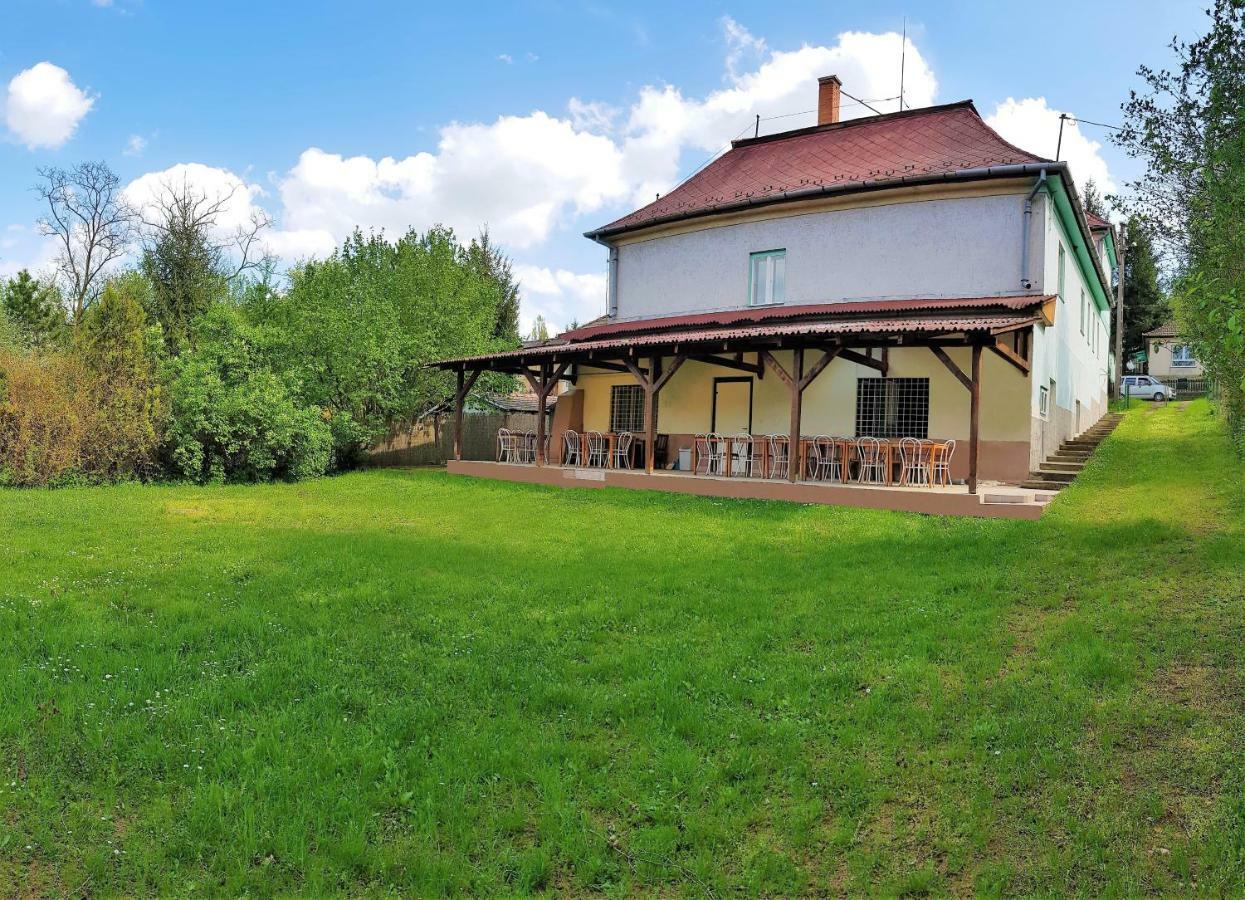Muskátli Vendégház Parád Extérieur photo